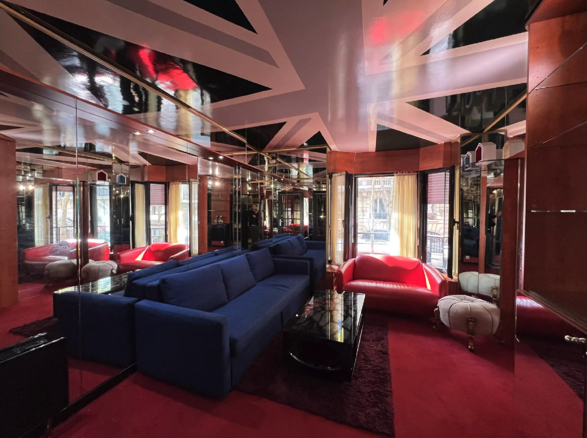 4ea3a8ed-fdf7-47ac-b4f0-e4159f5e9bc7_hd